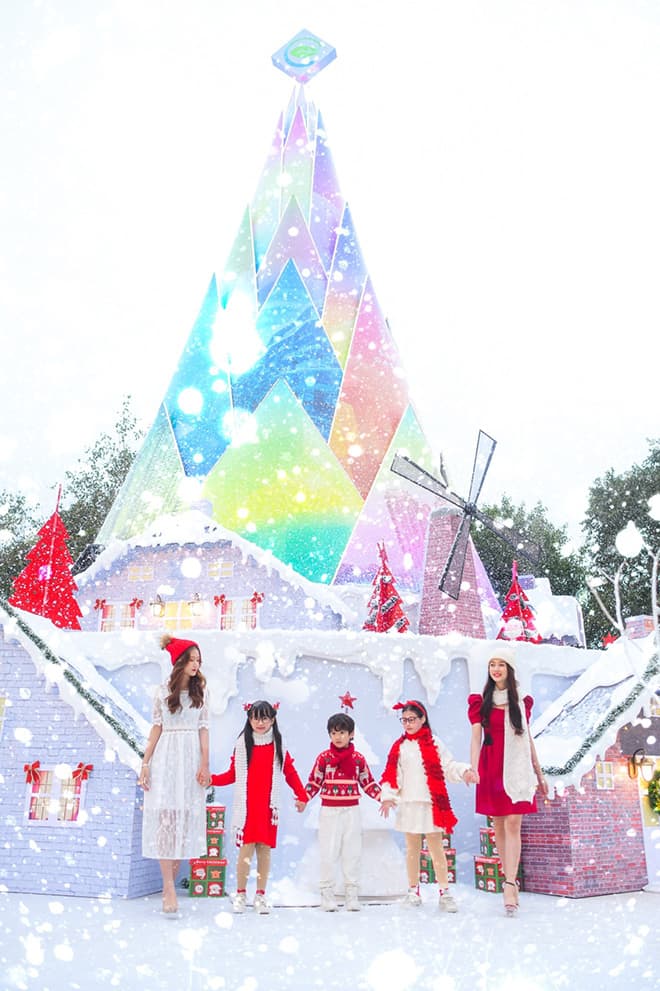 Check-in búp măng Noel 2020 tại làng Bắc Âu Ecopark